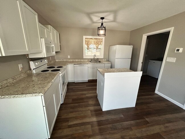 Building Photo - 6522 Olokee St