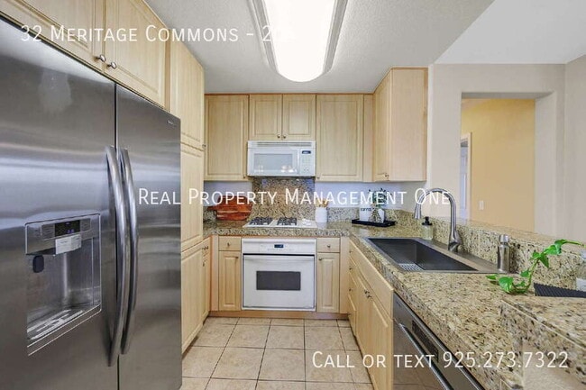 Building Photo - 32 Meritage Common