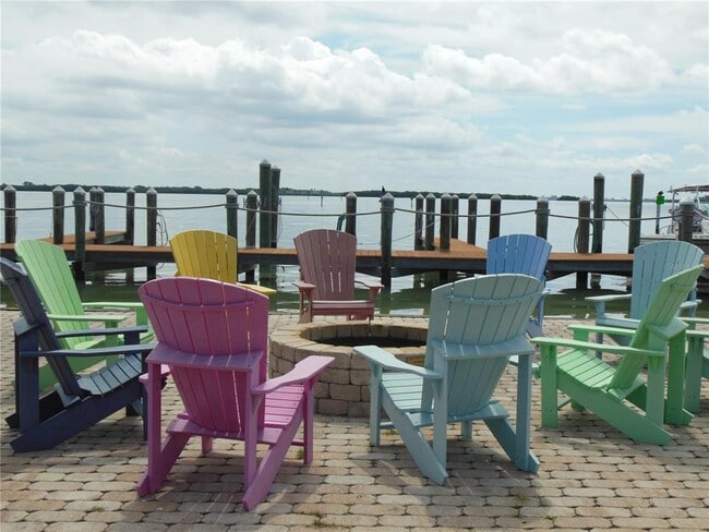 Building Photo - 2601 Gulf Dr N