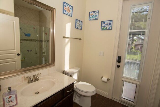 Building Photo - Beautiful 4 Bedroom/4 Bath in Belle Isle w...