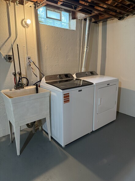 Brand new in-unit washer and dryer - 1133 Tienken Ct