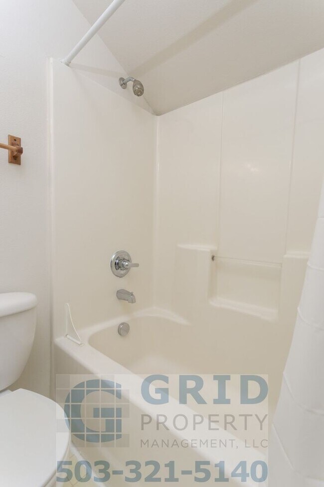 Building Photo - GPM397 - SE 62nd Ave (T1)