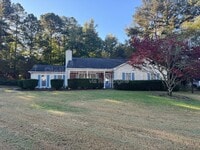 Building Photo - 335 Charlyne Way