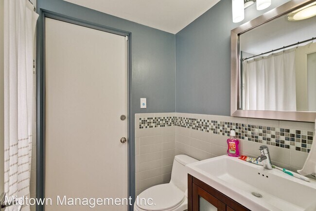Building Photo - 4 br, 3 bath House - 261 Creekside Dr.