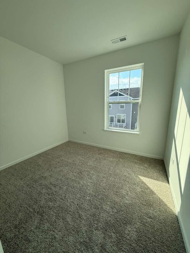 Building Photo - 25644 W Yorkshire Dr