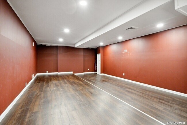 Building Photo - 157 Linden Ln