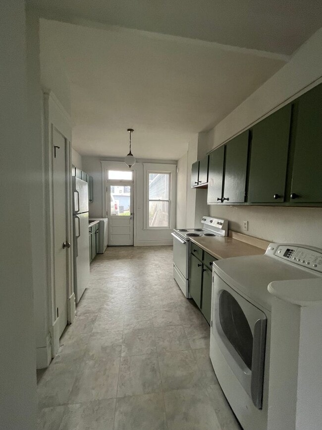Primary Photo - 716 W Quartz St
