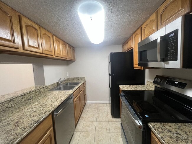 Building Photo - 10286 W Winston Ave