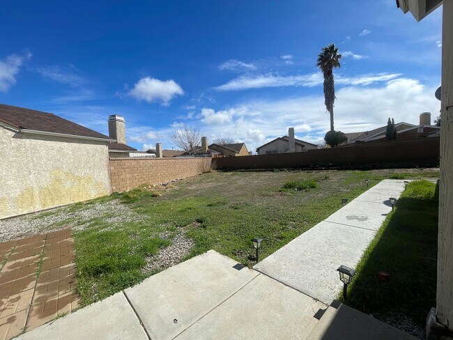 Building Photo - Palmdale 3 + 2 Available Now