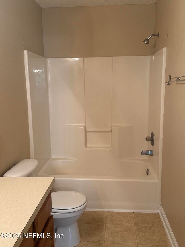 Building Photo - 426 Scrub Jay Dr