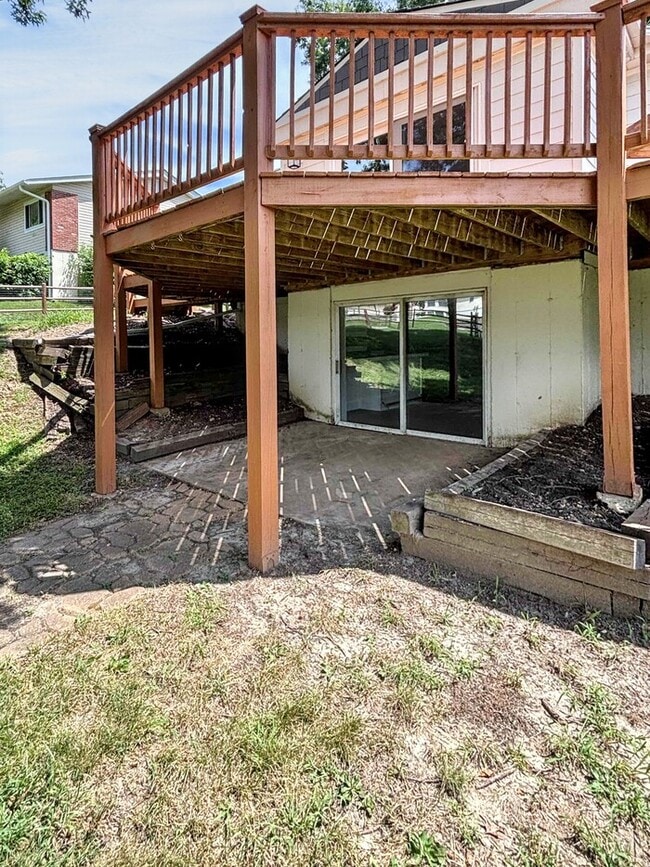 Building Photo - 813 Big Bend Woods Dr