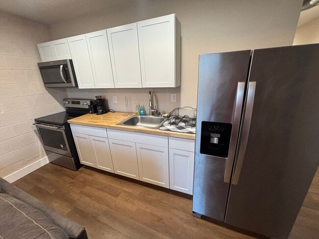 Building Photo - 637 Washington St