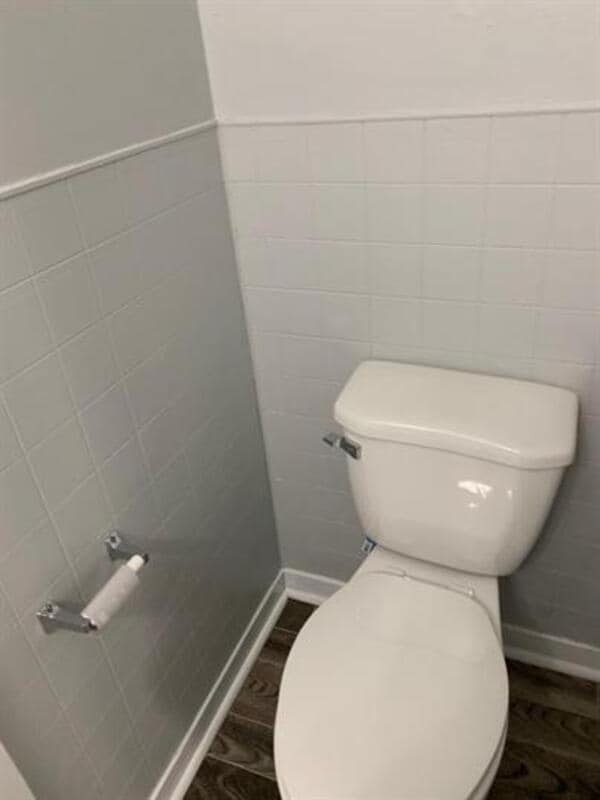 Building Photo - 352 Adams St