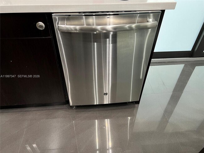 Building Photo - 9331 NW 48th Doral Terrace