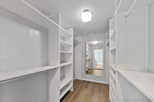 Building Photo - 476 NW 38th Terrace