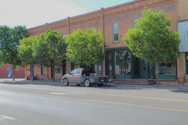 Building Photo - Charming Downtown Hotchkiss Apartment – Water, Sewer, & Trash Included!