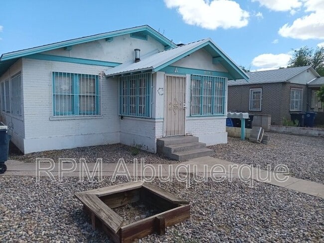 Building Photo - 2129 Coal Ave SE