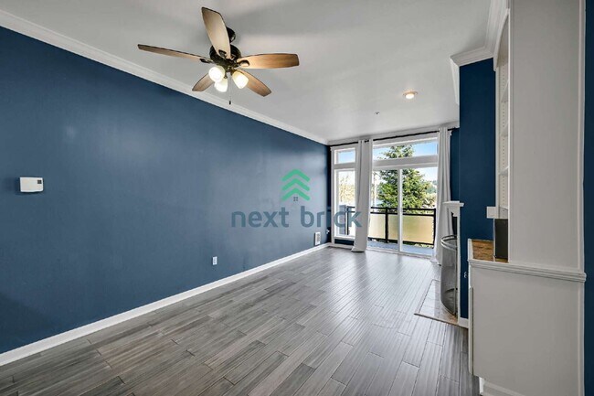 Building Photo - 3 BED & 3 BATH CONDO FOR RENT