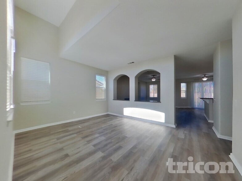 Building Photo - 757 Pino Ave