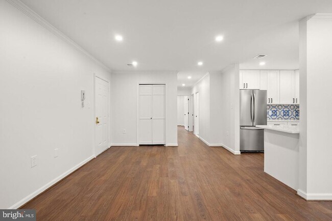 Building Photo - 7256 Glen Hollow Ct