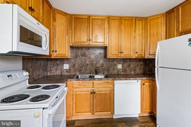 Building Photo - 429 Edgemont Ave