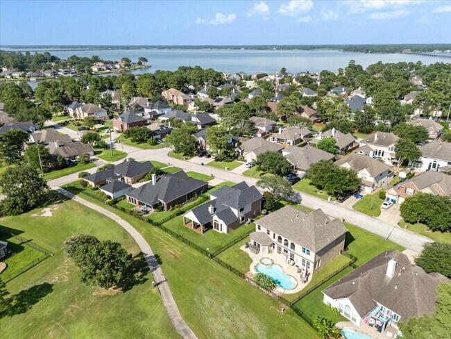 Building Photo - 8719 Silver Lure Dr