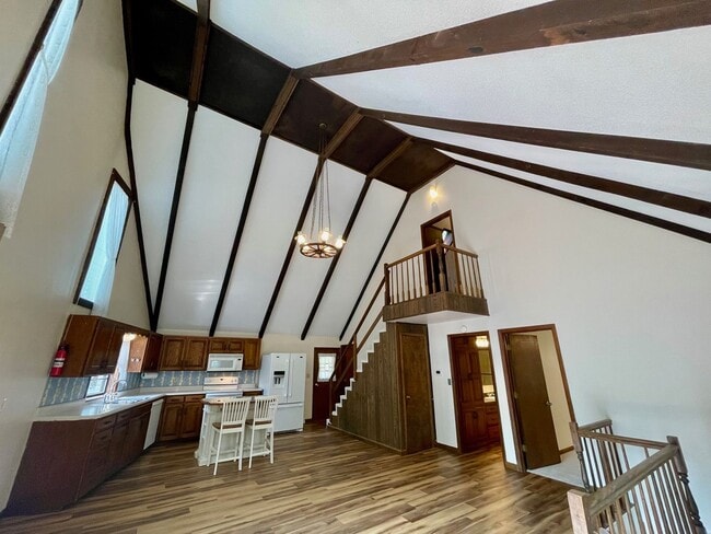 Building Photo - Unique 4 Bedroom Home on Dead-End Road w/ 6 Acres