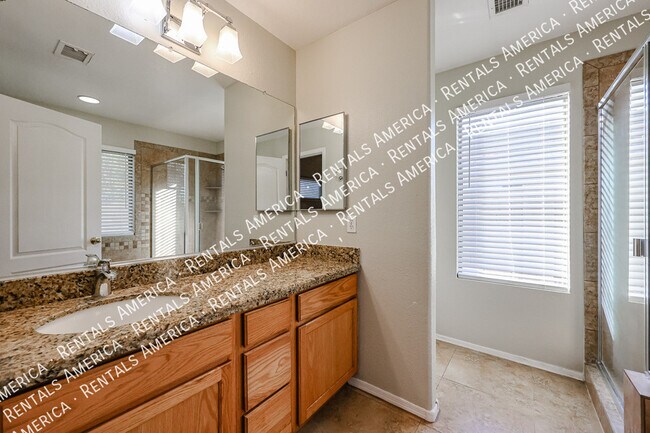 Building Photo - 658 S 110th Pl