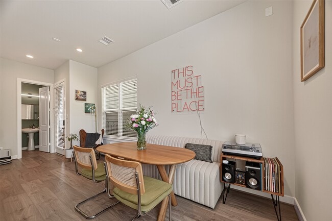 Building Photo - 5912 Haring Ln