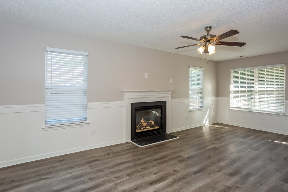 Building Photo - 7425 Saddle Trail Ln