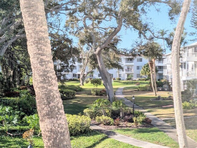 Building Photo - 2328 Canal Dr