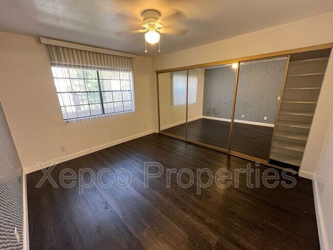 Building Photo - 5300 E Waverly Dr