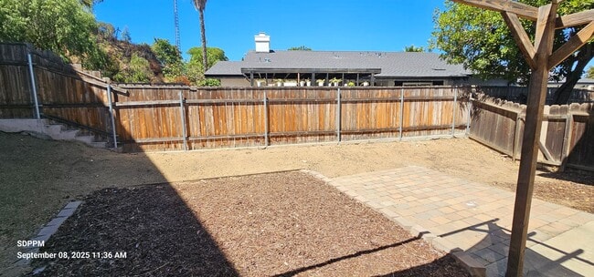 Building Photo - EL CAJON - Nice 3 Bedroom 2.5 Bath Townhou...