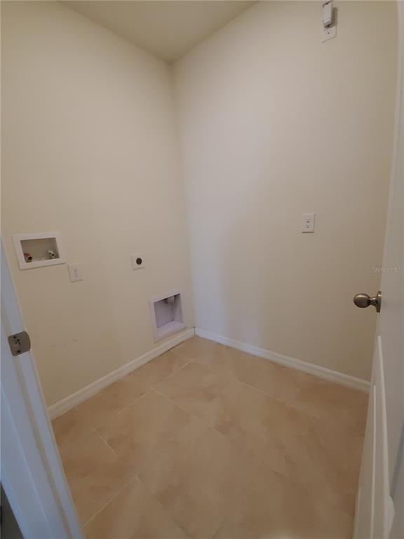 Building Photo - 2965 E Slater Dr
