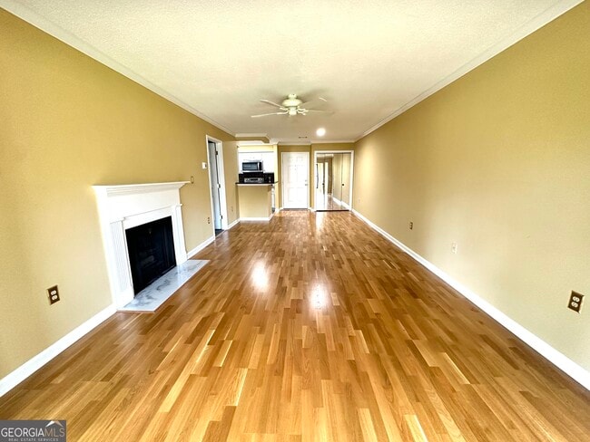 Building Photo - 24113 Plantation Dr NE