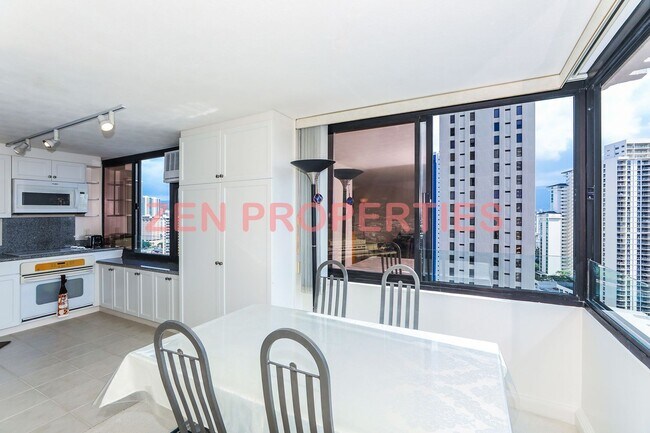 Building Photo - Fully furnished 2 bdrm / 2 bath / 1 parking unit at The Windsor Waikiki
