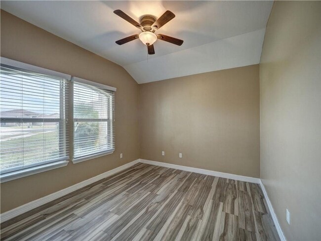 Building Photo - 4 BD 2BTH house in Flour Bluff