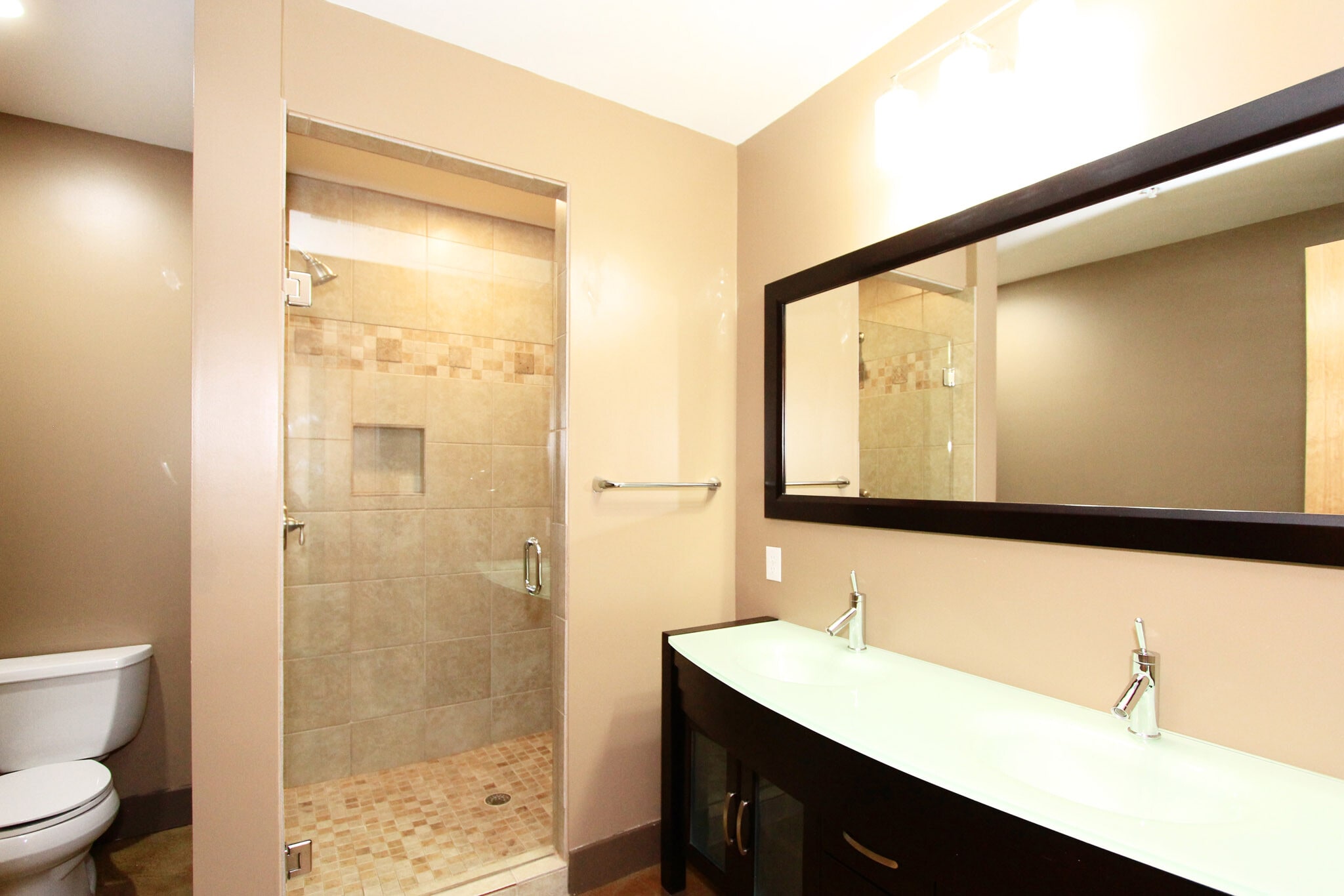 Building Photo - 713 S Central St