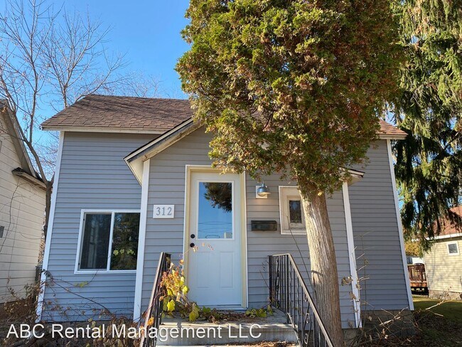 Primary Photo - 3 br, 1 bath House - 312 Superior St