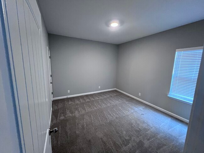 Building Photo - 3718 Black Powder Ln