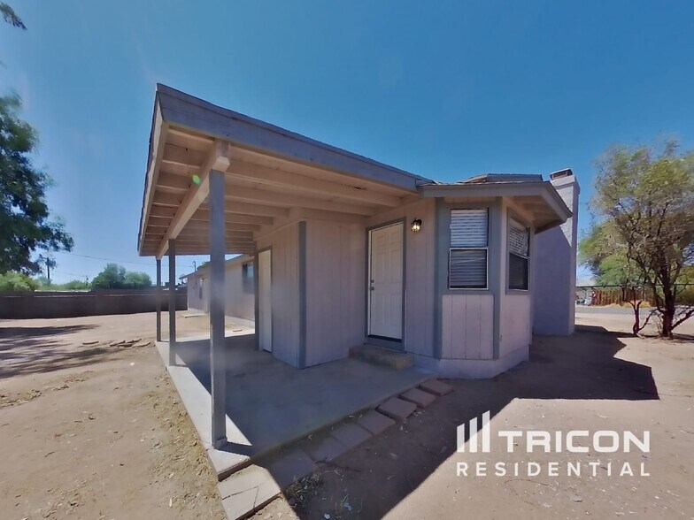 Building Photo - 11509 E Vine Ave