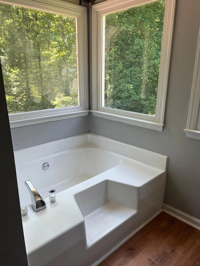 Building Photo - Room in House on Newfoundland Ct