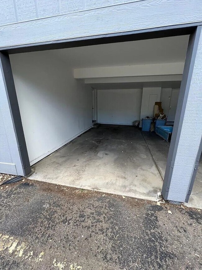 Building Photo - 2 Bedroom South Boulder Condo Available fo...