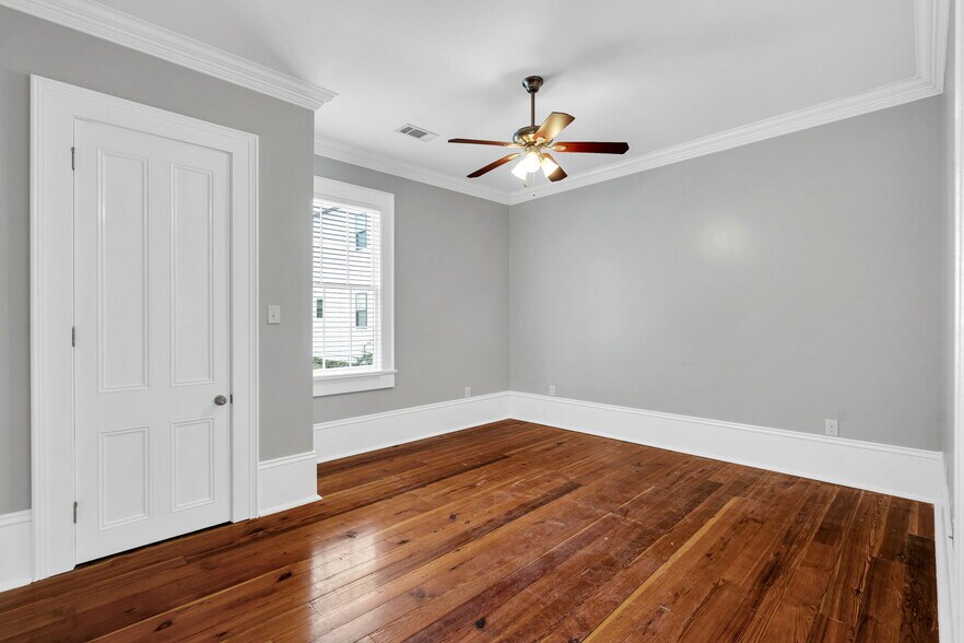 Building Photo - 1836 Baronne St