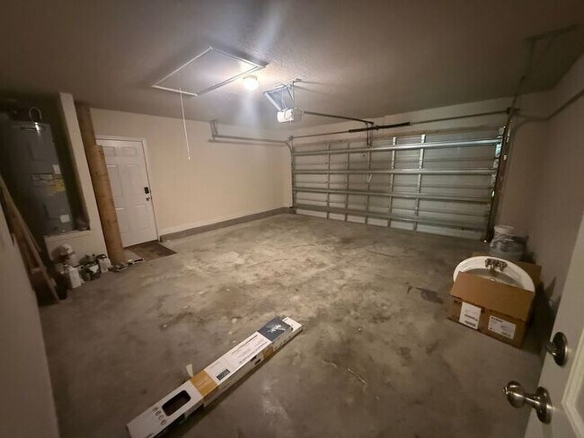 Building Photo - Gulf Breeze - Shadow Lakes - 4 bedroom, 2 ...