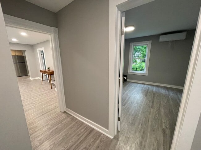 Building Photo - Walk to Williams College | Updated 3BR | Pet Friendly w/ Parking & Yard