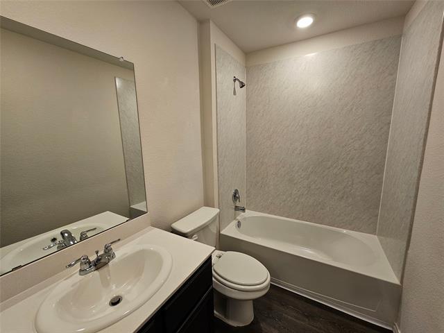 Building Photo - 2220 Rosemary Wy