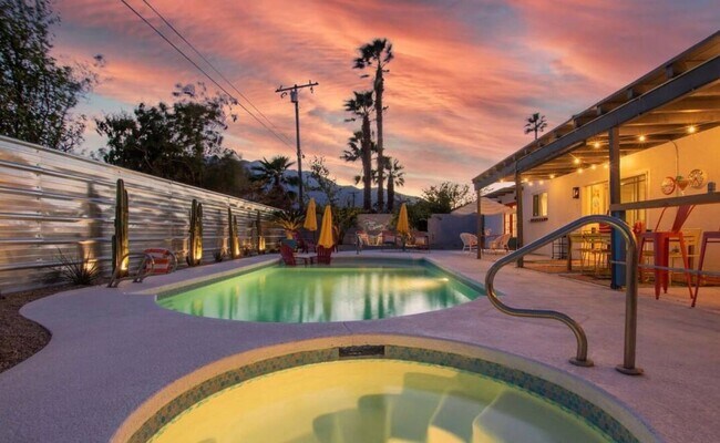 Building Photo - Pop Art Paradise- Pool, Spa, and Great Views