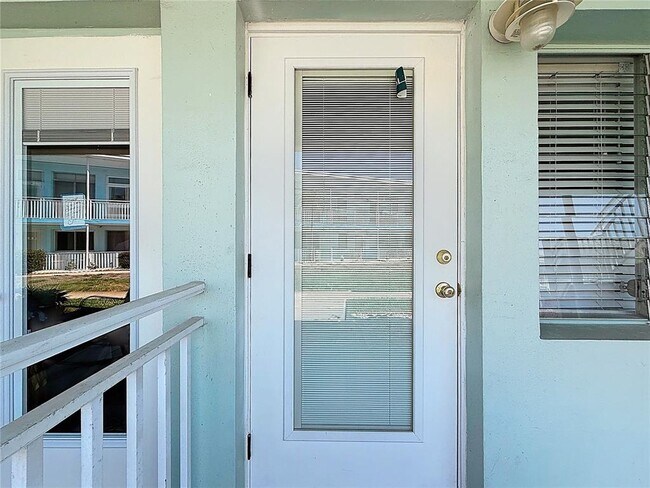 Building Photo - 1840 Shore Dr S