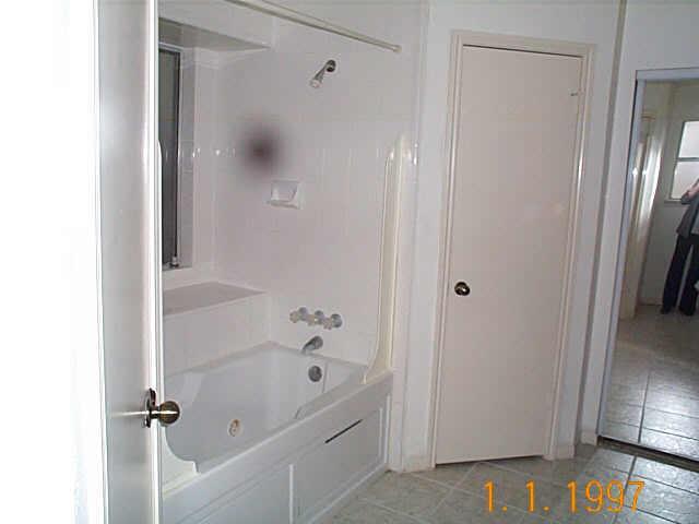 Building Photo - 10806 Willowmist Dr